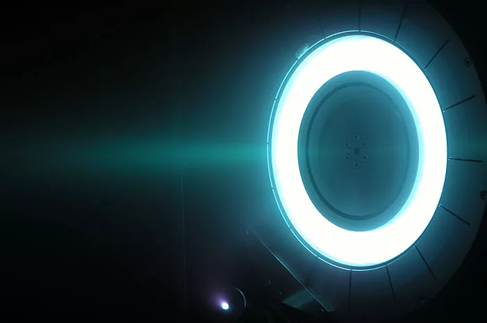 hall effect thruster